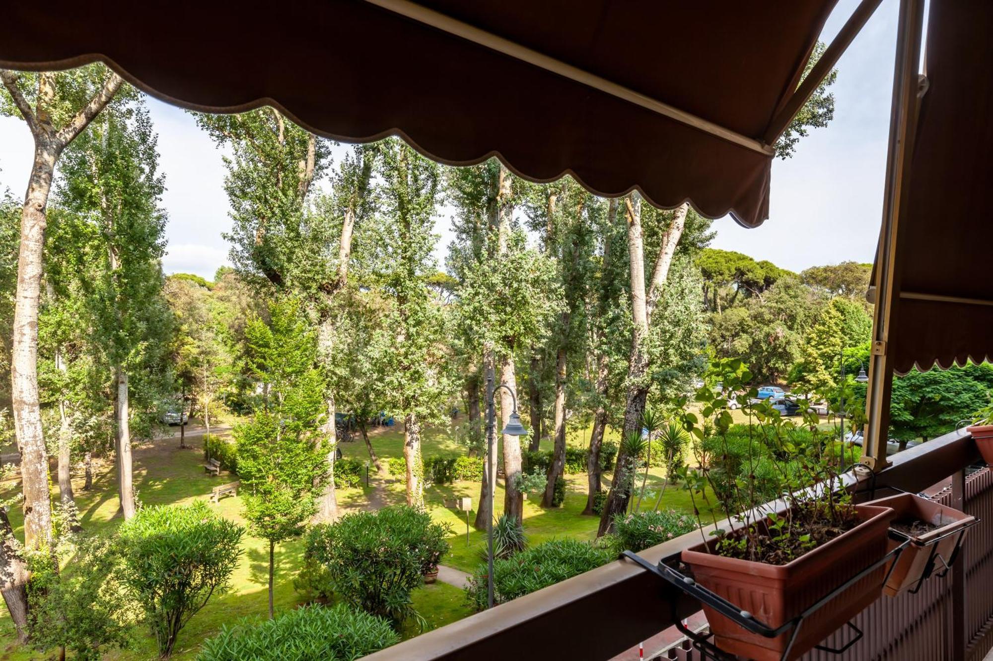 La Casa Nel Parco Apartman Viareggio Kültér fotó